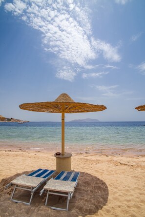 Private beach nearby, free beach shuttle, sun-loungers, beach umbrellas - Sierra Sharm El Sheikh - All-inclusive (Sharm El Sheikh)