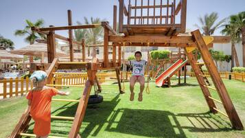 Área de juegos infantiles al aire libre