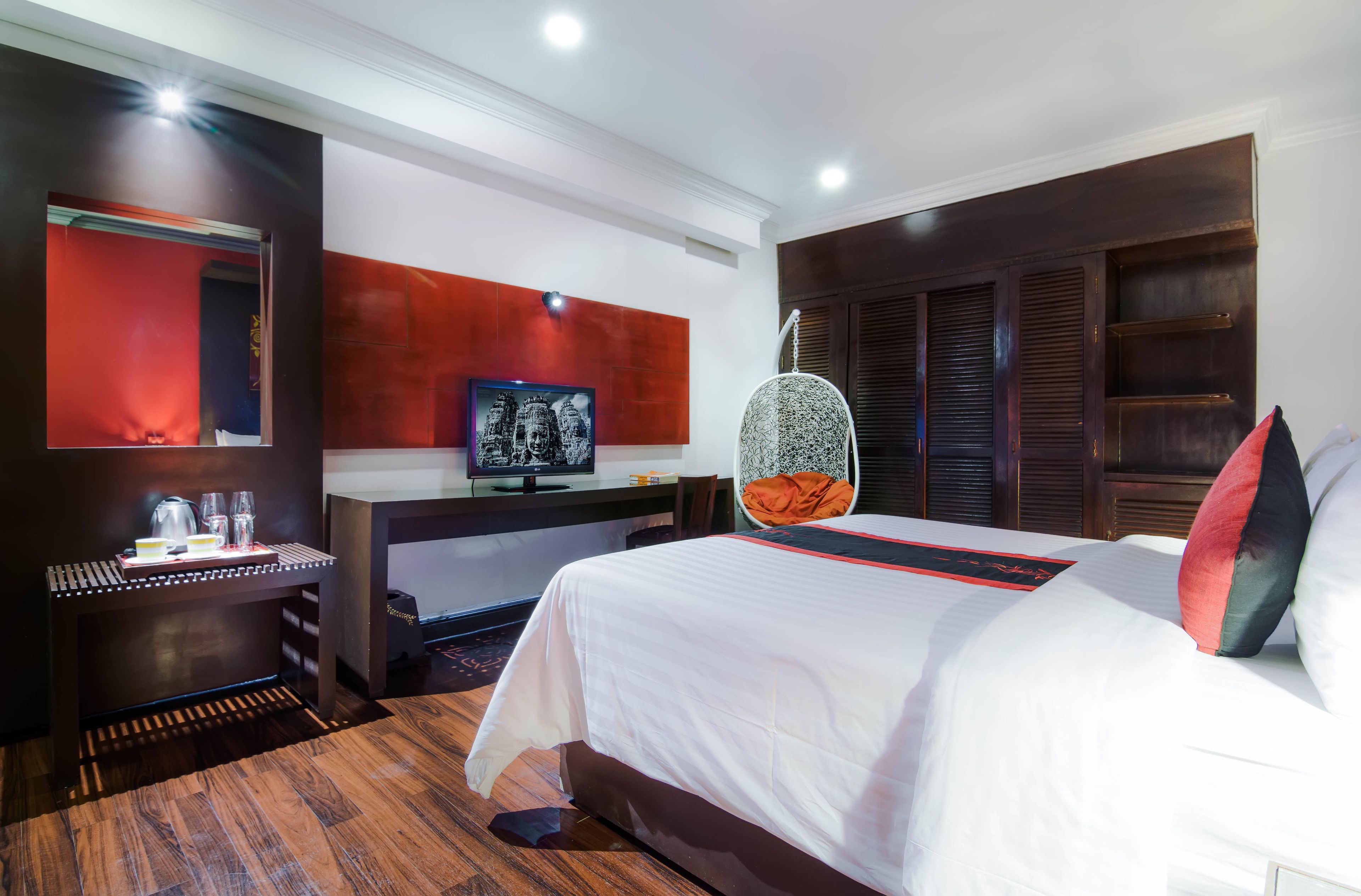 junior suite | 1 bedroom, hypo-allergenic bedding, minibar, in-room safe