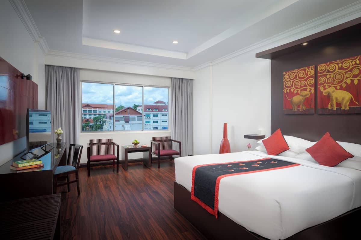 1 kamar tidur, seprai antialergi, minibar, dan brankas