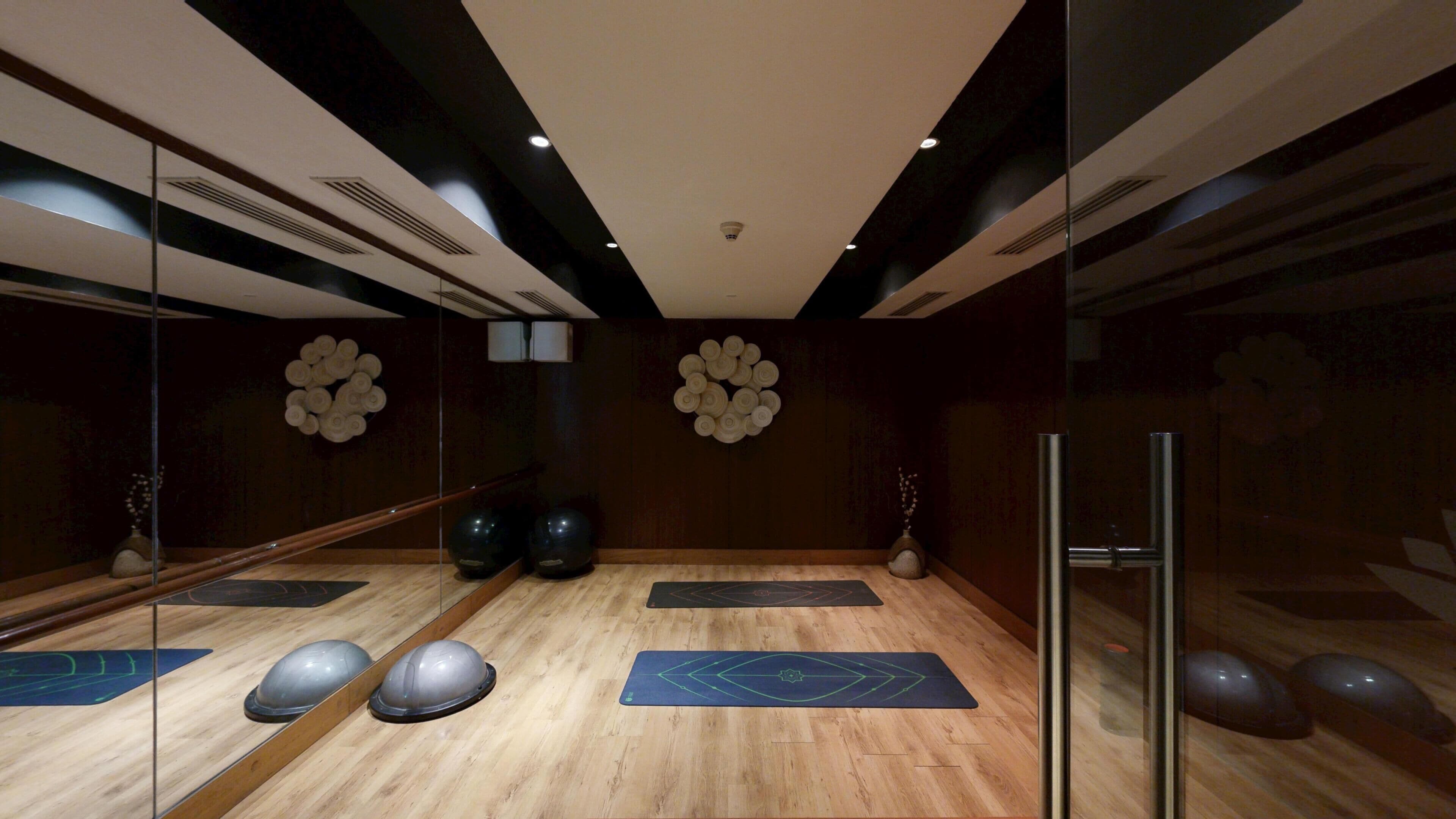Couples treatment rooms, sauna, steam room, body treatments