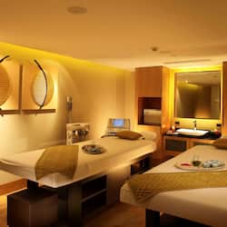 Couples treatment rooms, sauna, steam room, body treatments