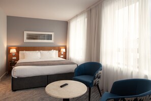 Quarto luxo | Roupas de cama premium, cofres nos quartos, cortinas blackout