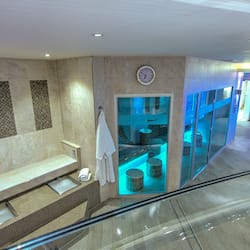 Sauna, vasca idromassaggio, bagno turco, trattamenti per il corpo