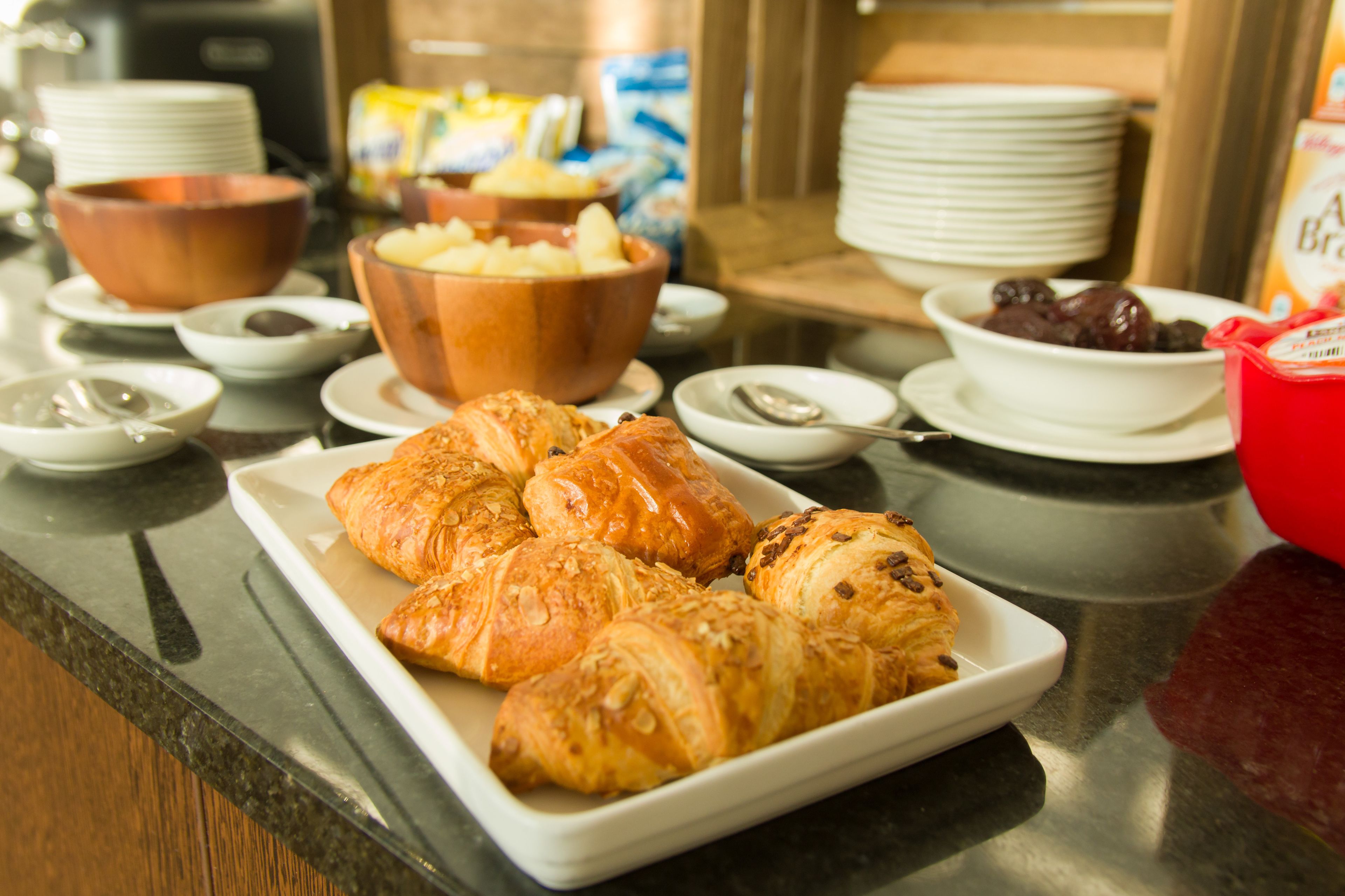 Daily full breakfast (GBP 14.00 per person)