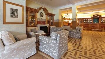 Coin salon dans le hall