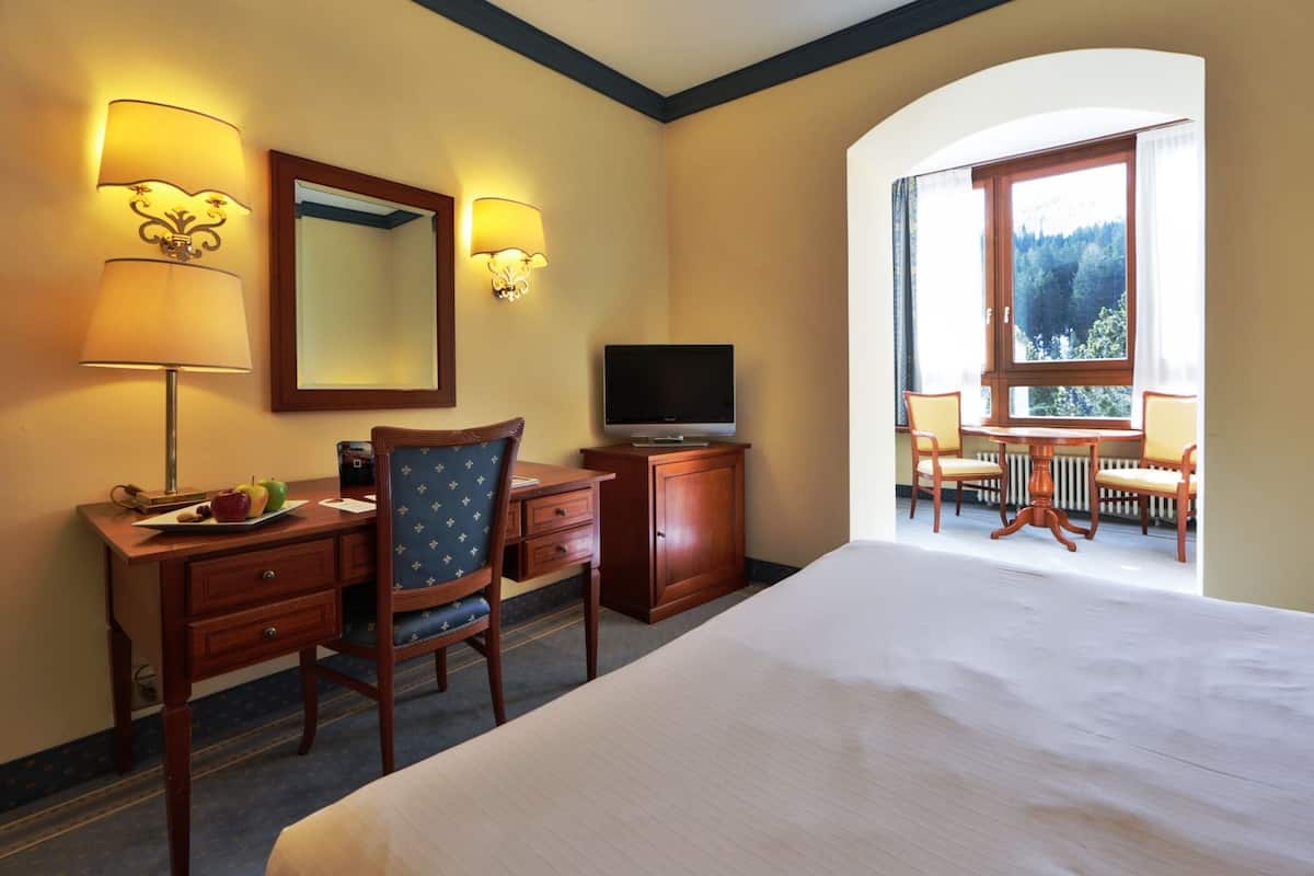 Minibar, in-room safe, desk, blackout curtains