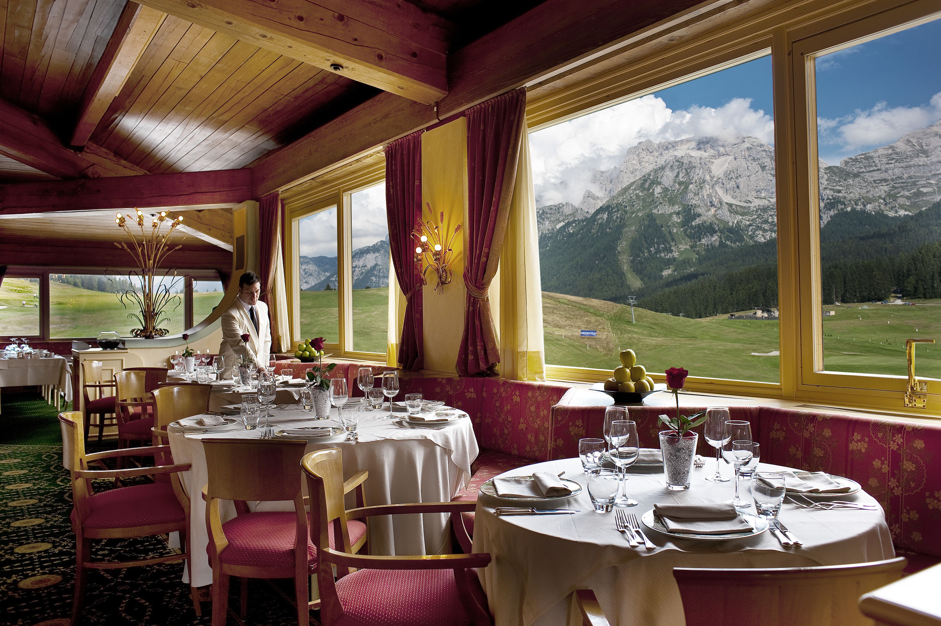 Se sirven desayunos, comidas y cenas 