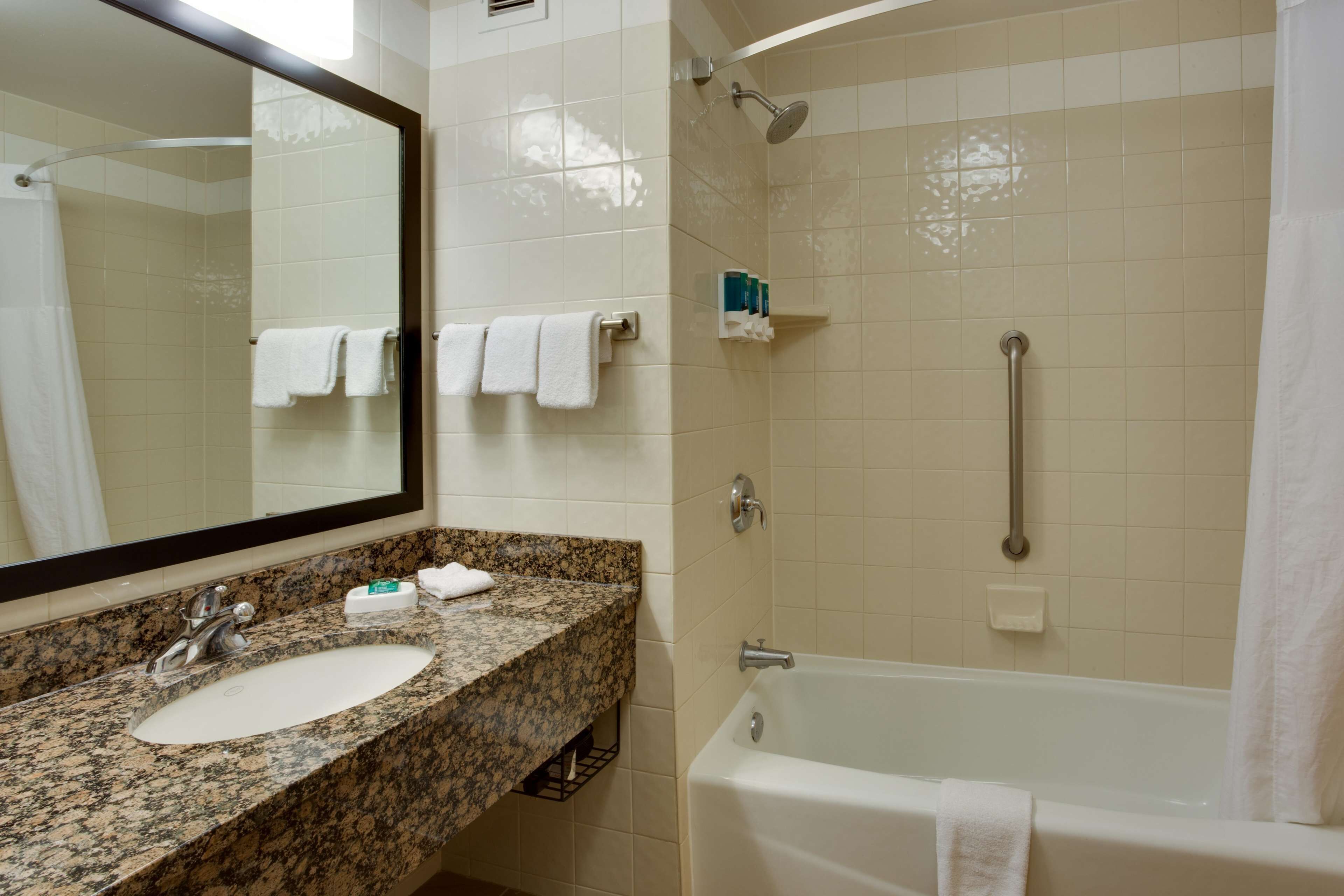 combined shower/bathtub, free toiletries, hair dryer, towels