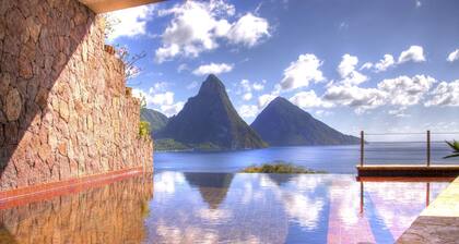 Jade Mountain Resort