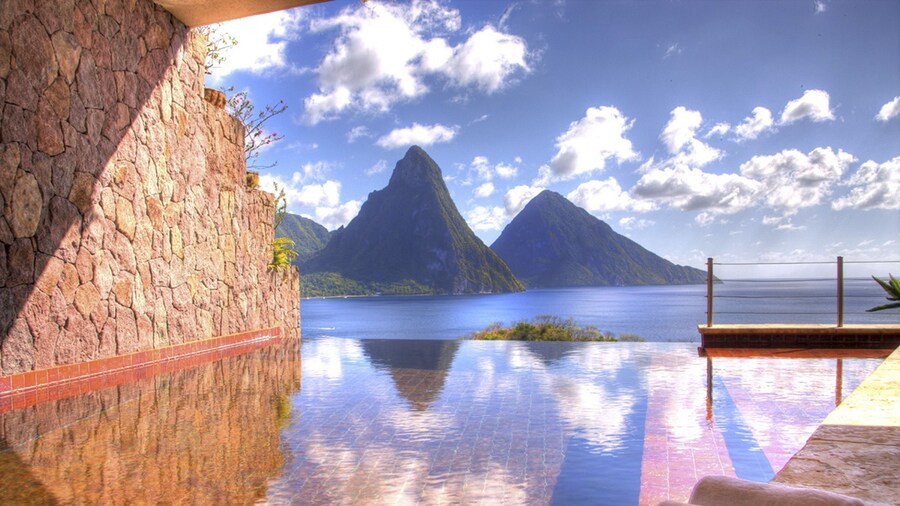 Jade Mountain Resort