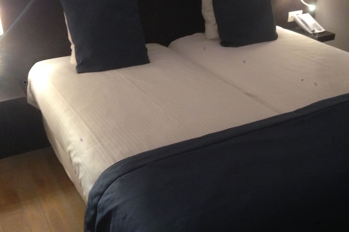 double or twin room | 1 bedroom, in-room safe, desk, blackout curtains