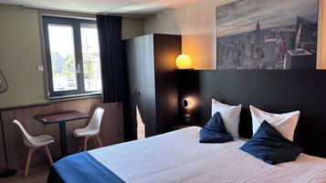 Standard Suite | In-room safe, desk, blackout curtains, iron/ironing board