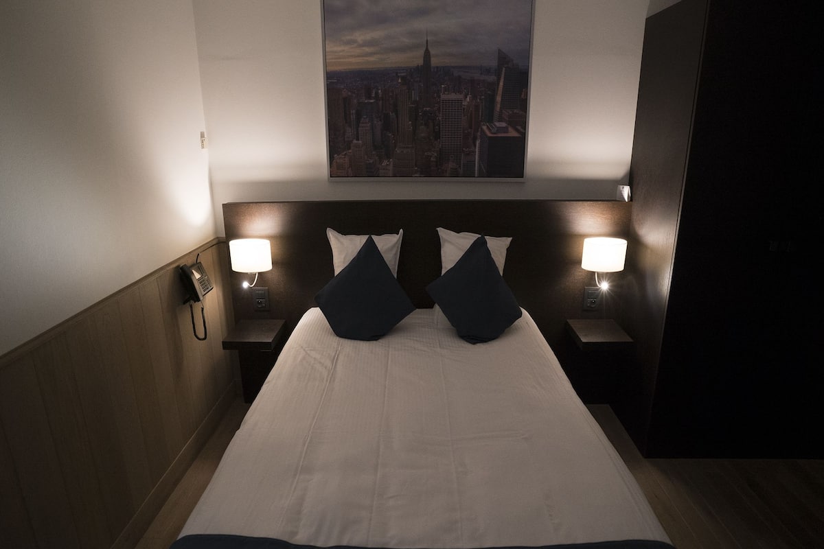 1 bedroom, in-room safe, desk, blackout curtains