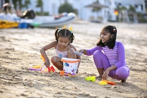 Children’s play area – outdoor