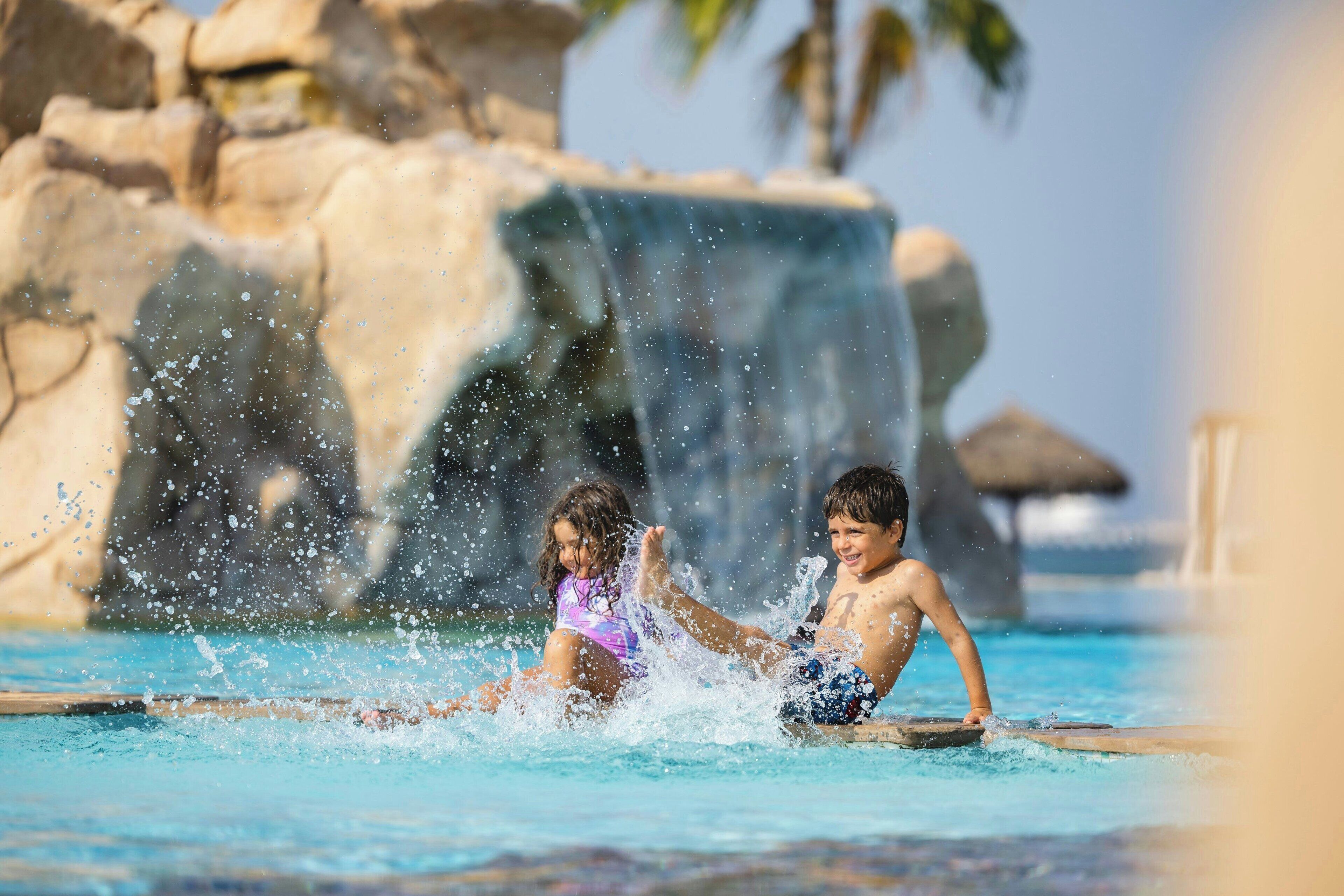 3 outdoor pools, free pool cabanas, pool umbrellas