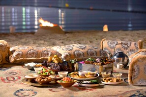 BBQ/picnic area - Sharq Village & Spa, a Ritz-Carlton Hotel (Doha)