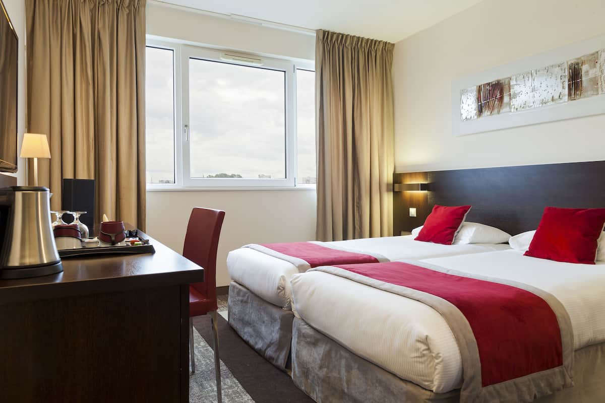 Minibar, in-room safe, blackout drapes, soundproofing