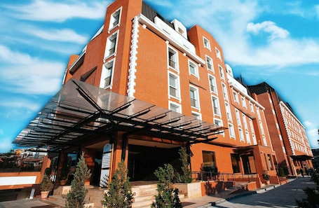 Front of property. Ramada Hotel & Suites by Wyndham Bucharest North