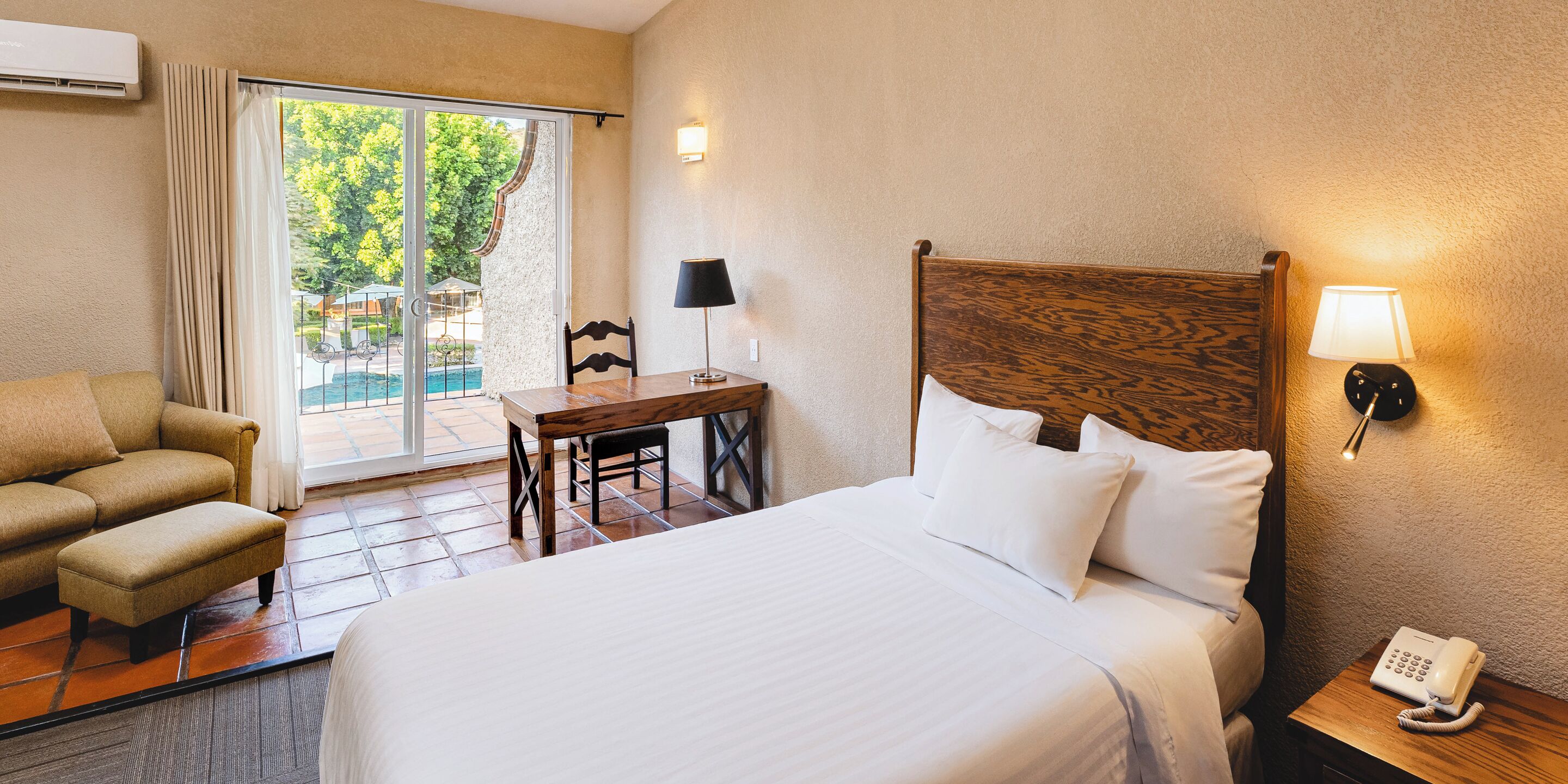 Superior | Ropa de cama de alta calidad, edredones de plumas, caja fuerte