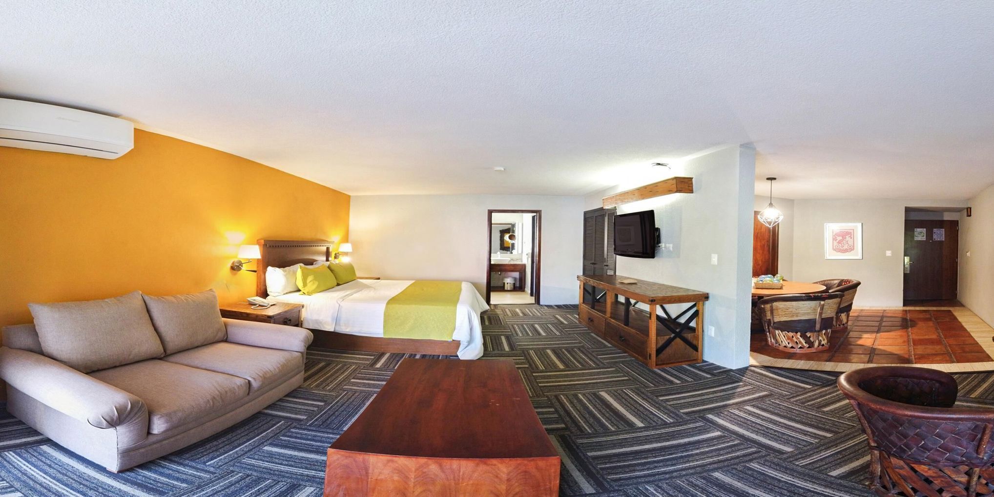 Premium bedding, down comforters, in-room safe, desk
