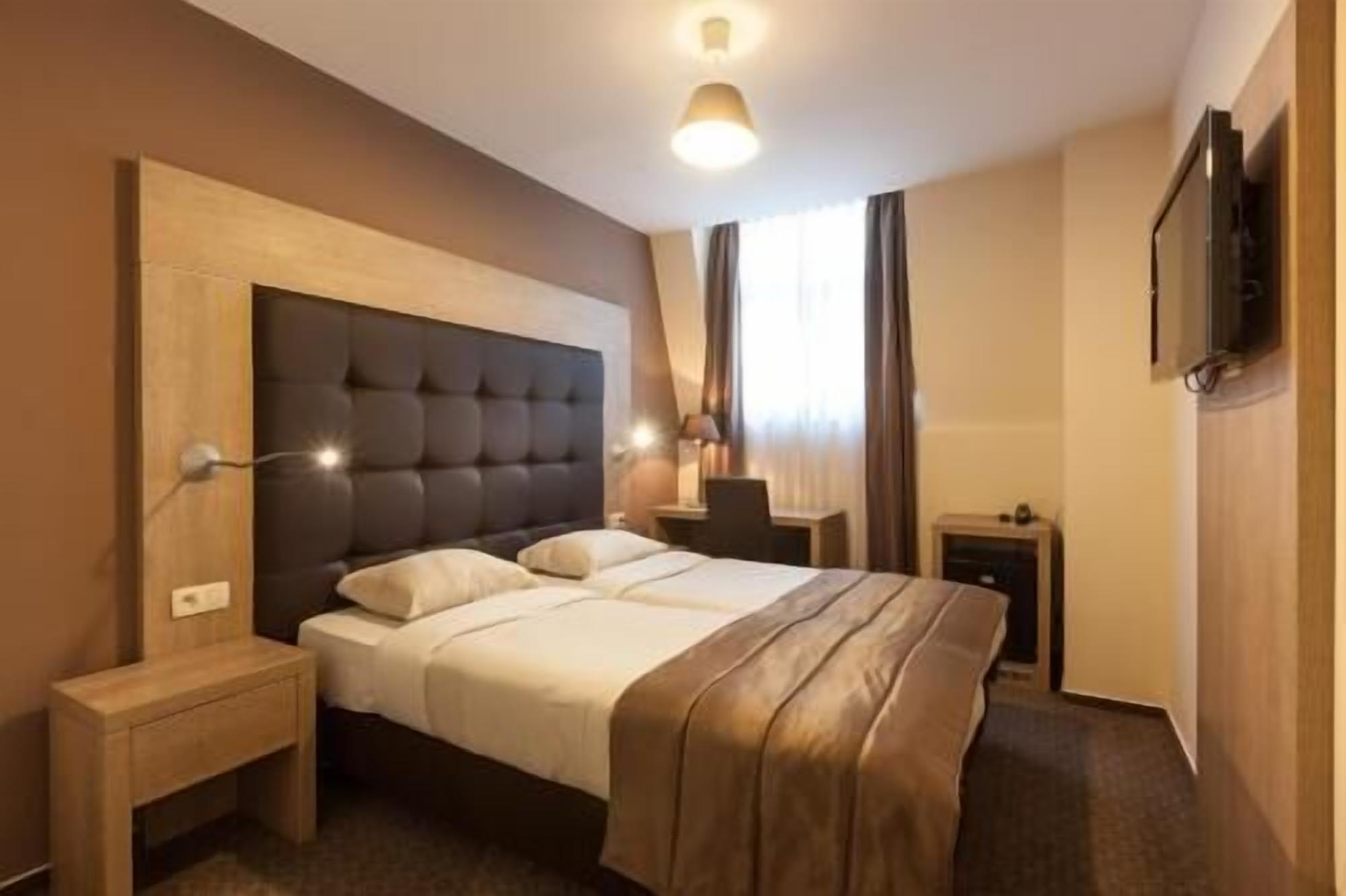 In-room safe, iron/ironing board, free WiFi, bed sheets