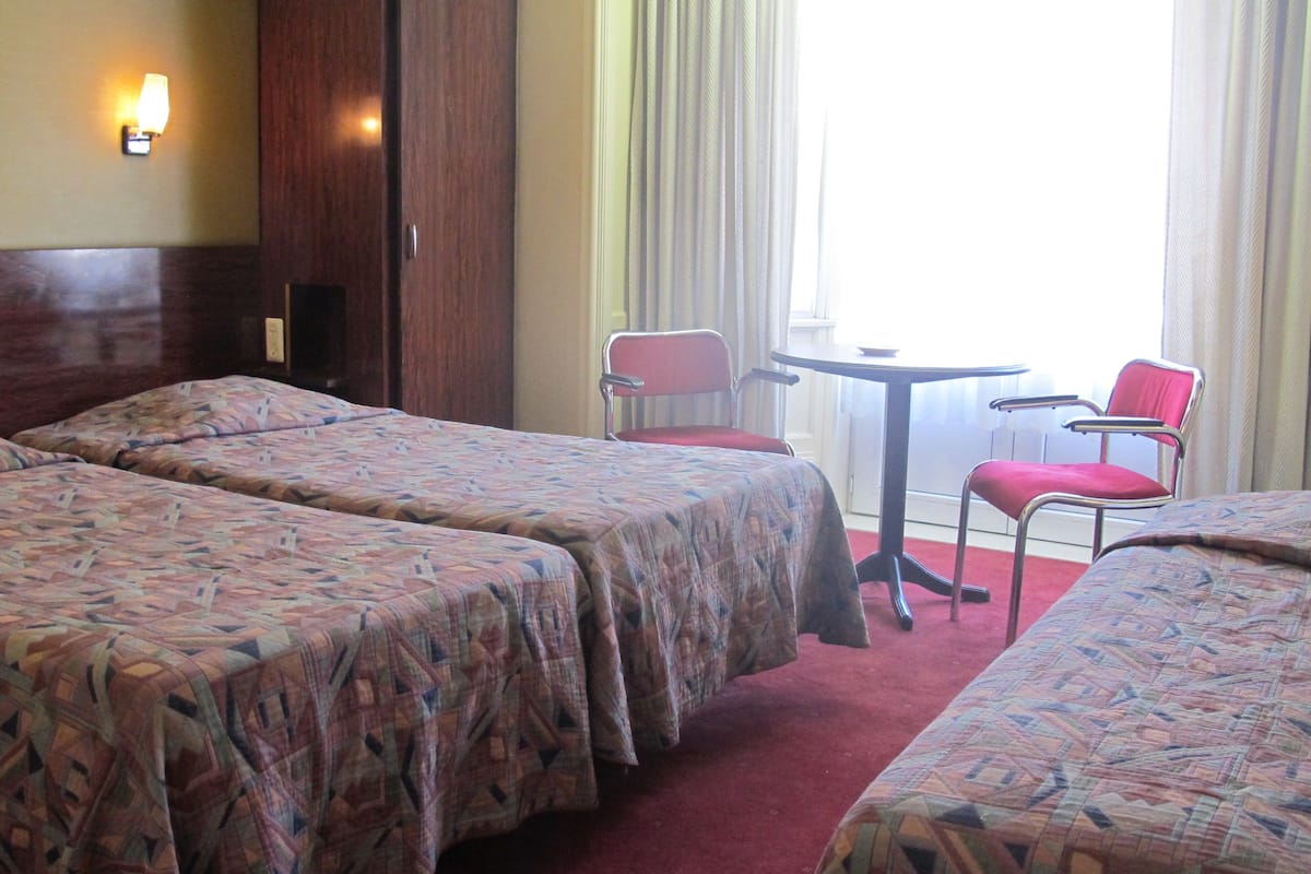 Habitación triple | Escritorio, camas extra, wifi y ropa de cama