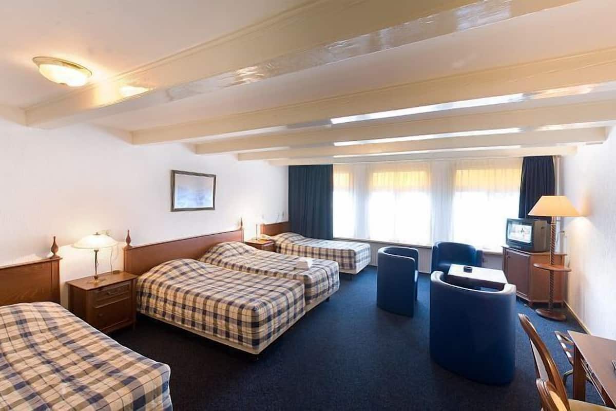 Dreibettzimmer