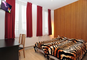 Individually decorated, soundproofing, free WiFi, bed sheets - Hotel Mirabeau (Brussels)