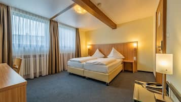 Family Room | Select Comfort beds, in-room safe, desk, soundproofing