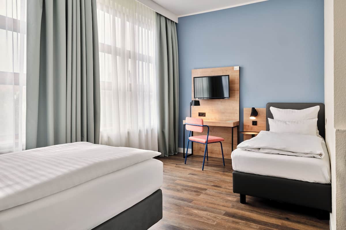 Hypo-allergenic bedding, in-room safe, desk, soundproofing
