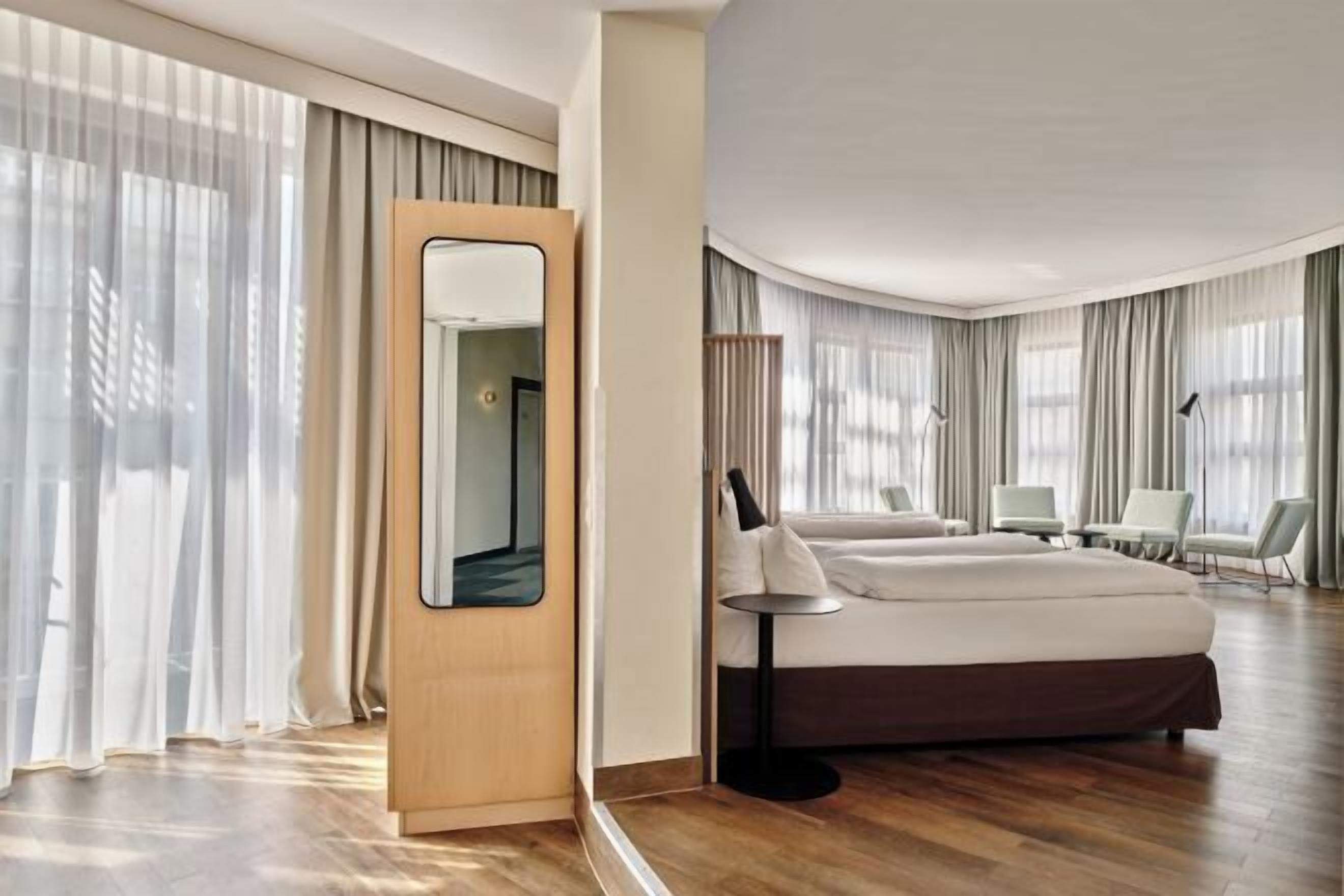 Allergikerbettwaren, Zimmersafe, Schreibtisch, schallisolierte Zimmer