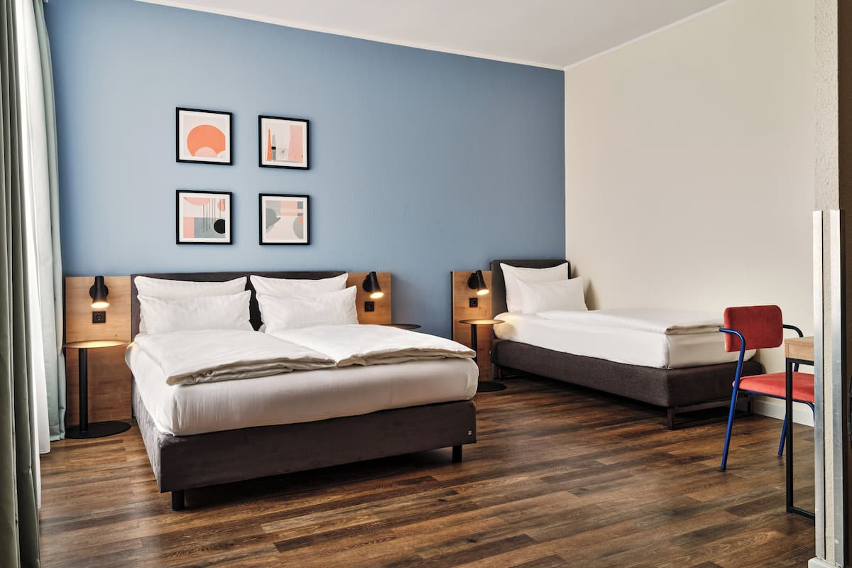 Hypo-allergenic bedding, in-room safe, desk, soundproofing