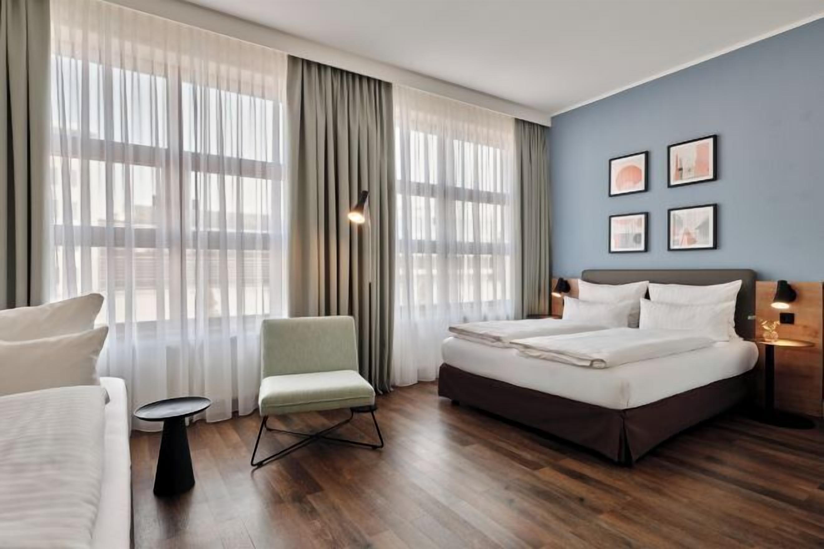 Allergikerbettwaren, Zimmersafe, Schreibtisch, schallisolierte Zimmer