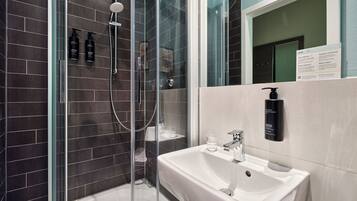 Standard Room, 1 Double Bed | Bathroom