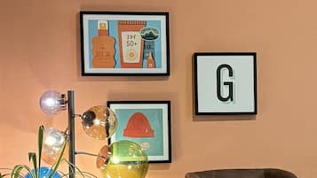 Coin salon dans le hall