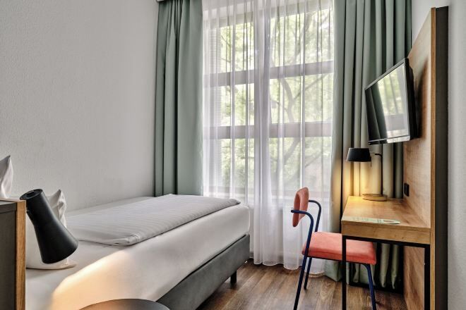 Allergikerbettwaren, Zimmersafe, Schreibtisch, schallisolierte Zimmer