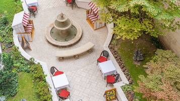 Superior Junior Suite | ๊ฐ์ค์์ ๋ณด์ด๋ ์ ๋ง