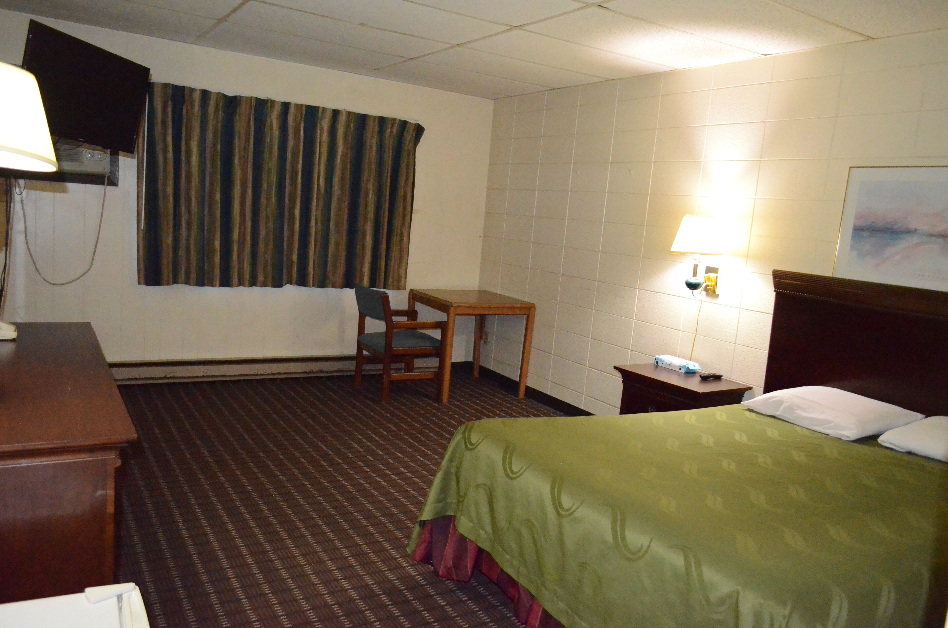 room, 1 queen bed | down duvets, free wifi, bed sheets