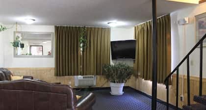 East Grand Inn