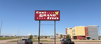 East Grand Inn Grand Forks ND I 29
