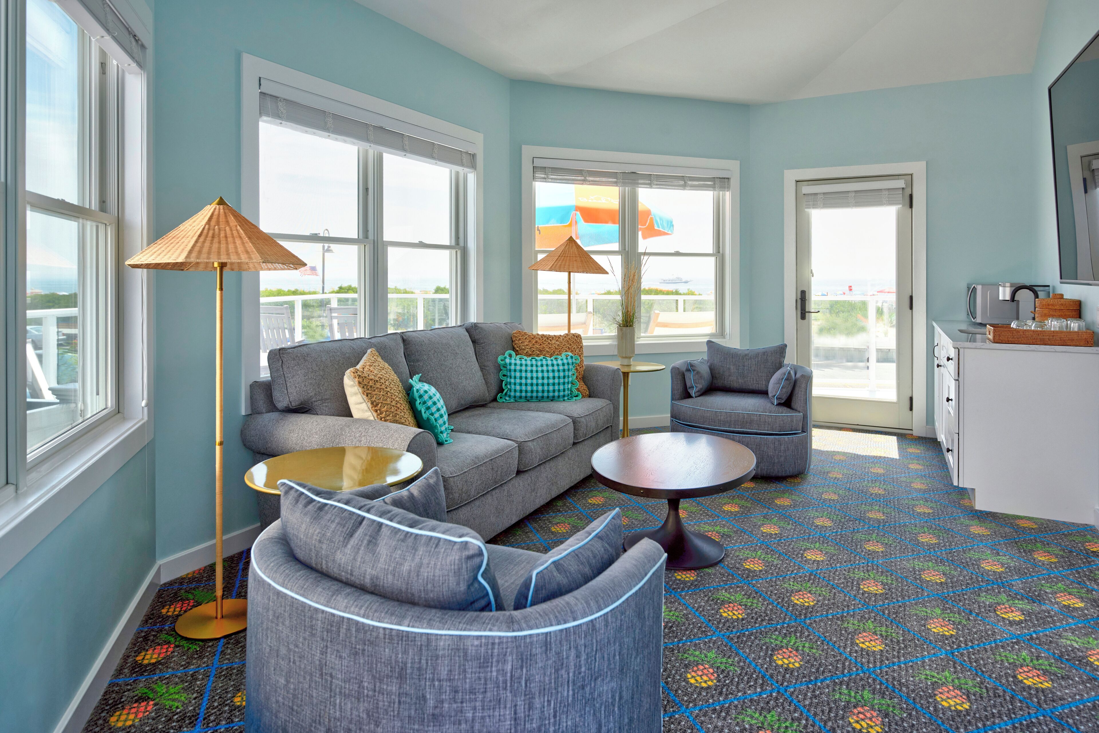 suite (lanai) | living area | flat-screen tv