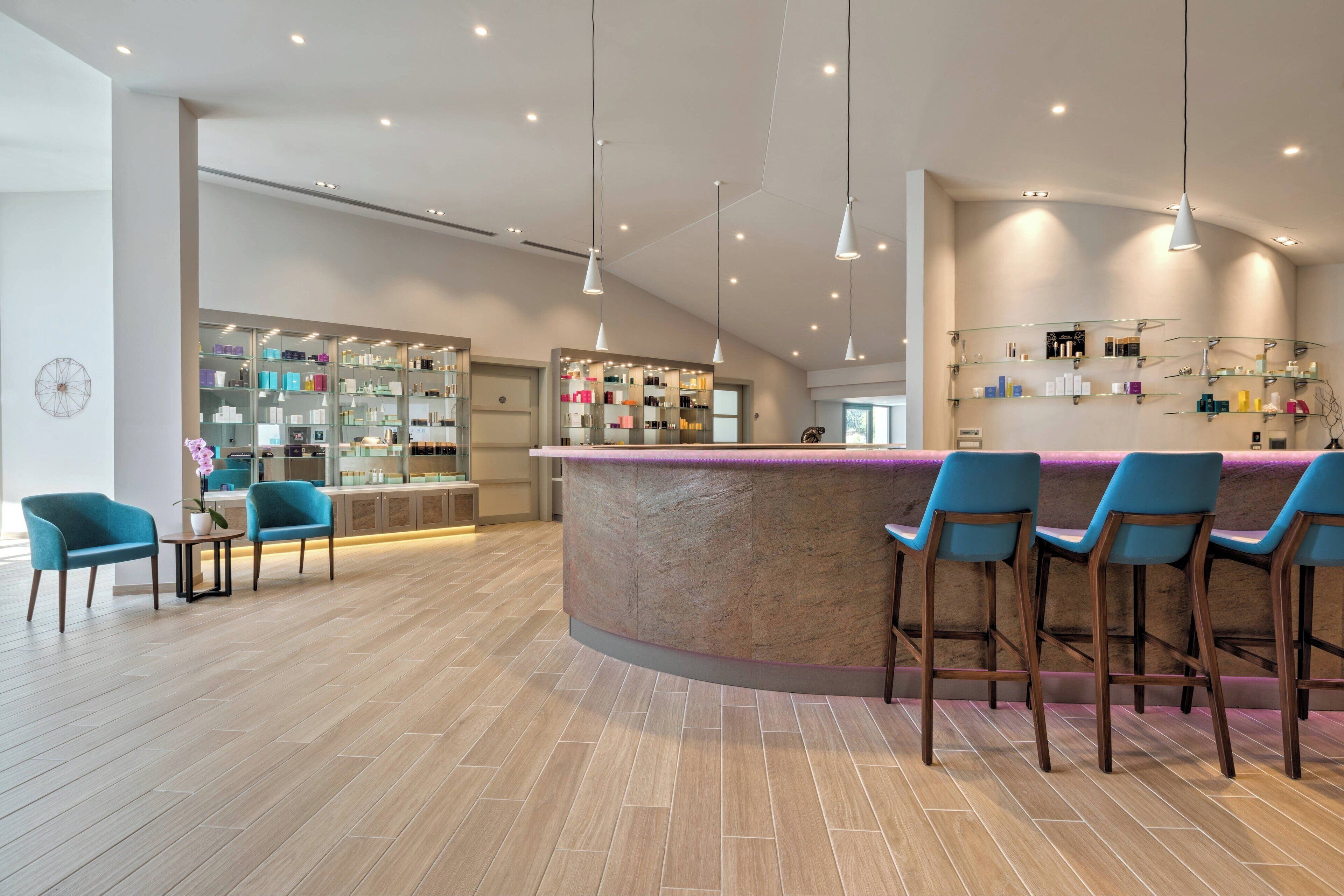 hot tub, body treatments, aromatherapy, sports massages, detox wraps