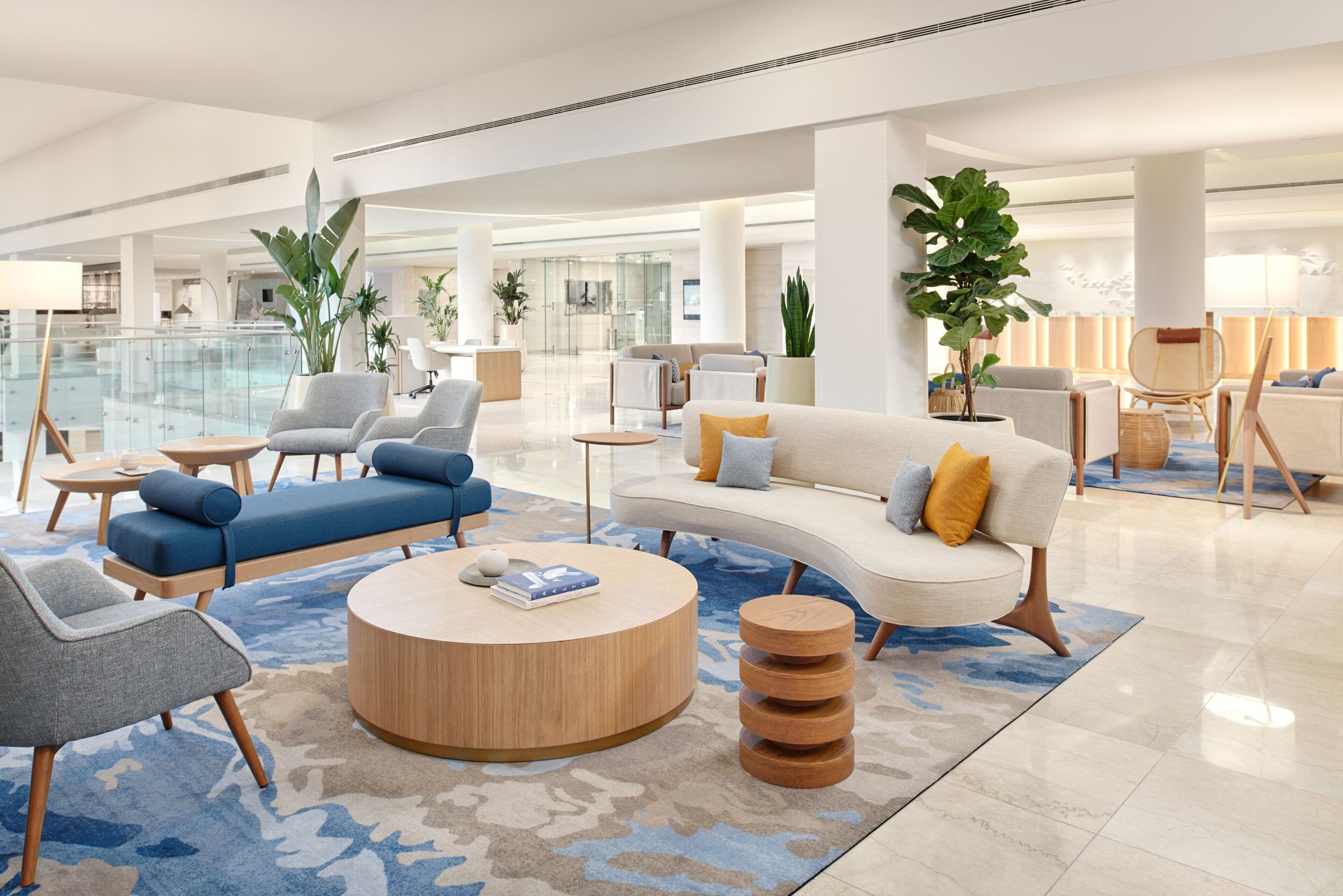 4 bars/lounges, poolside bar