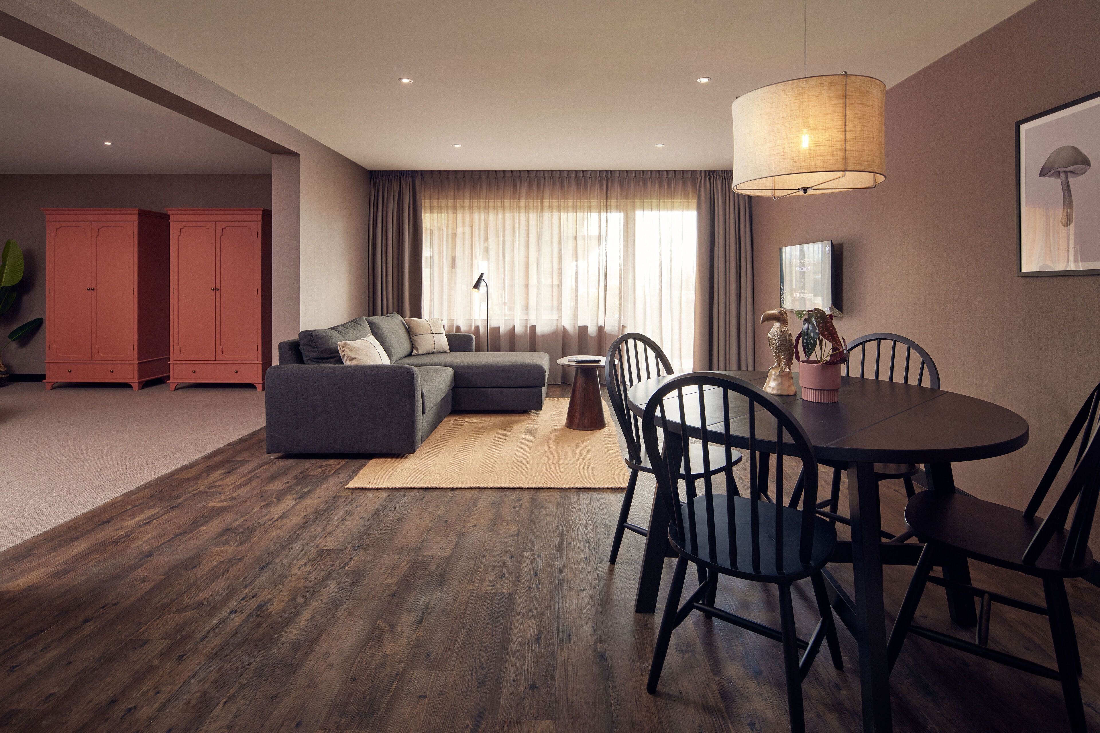 Suite | Living area | Flat-screen TV