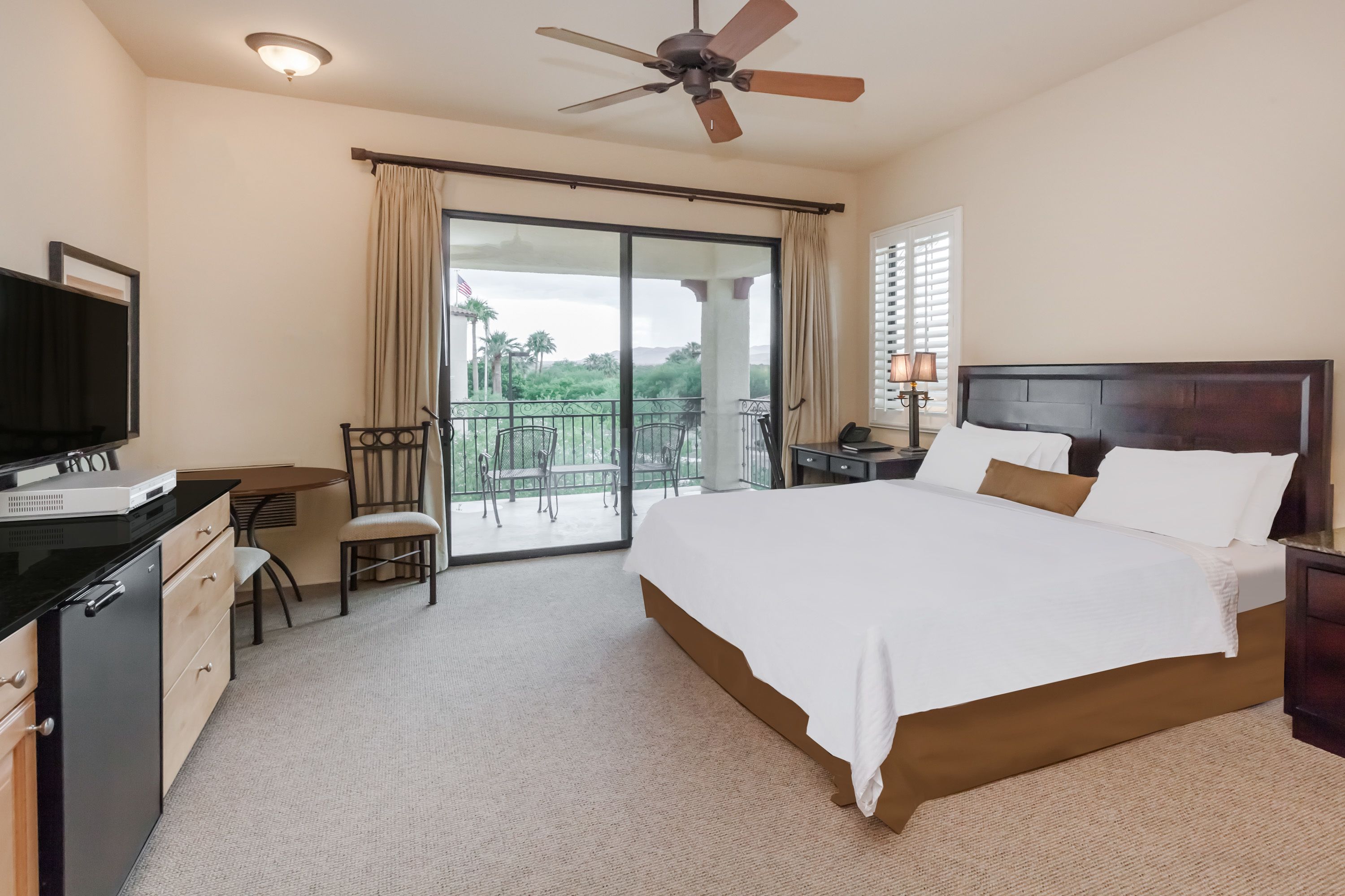 豪華客房, 1 張特大雙人床