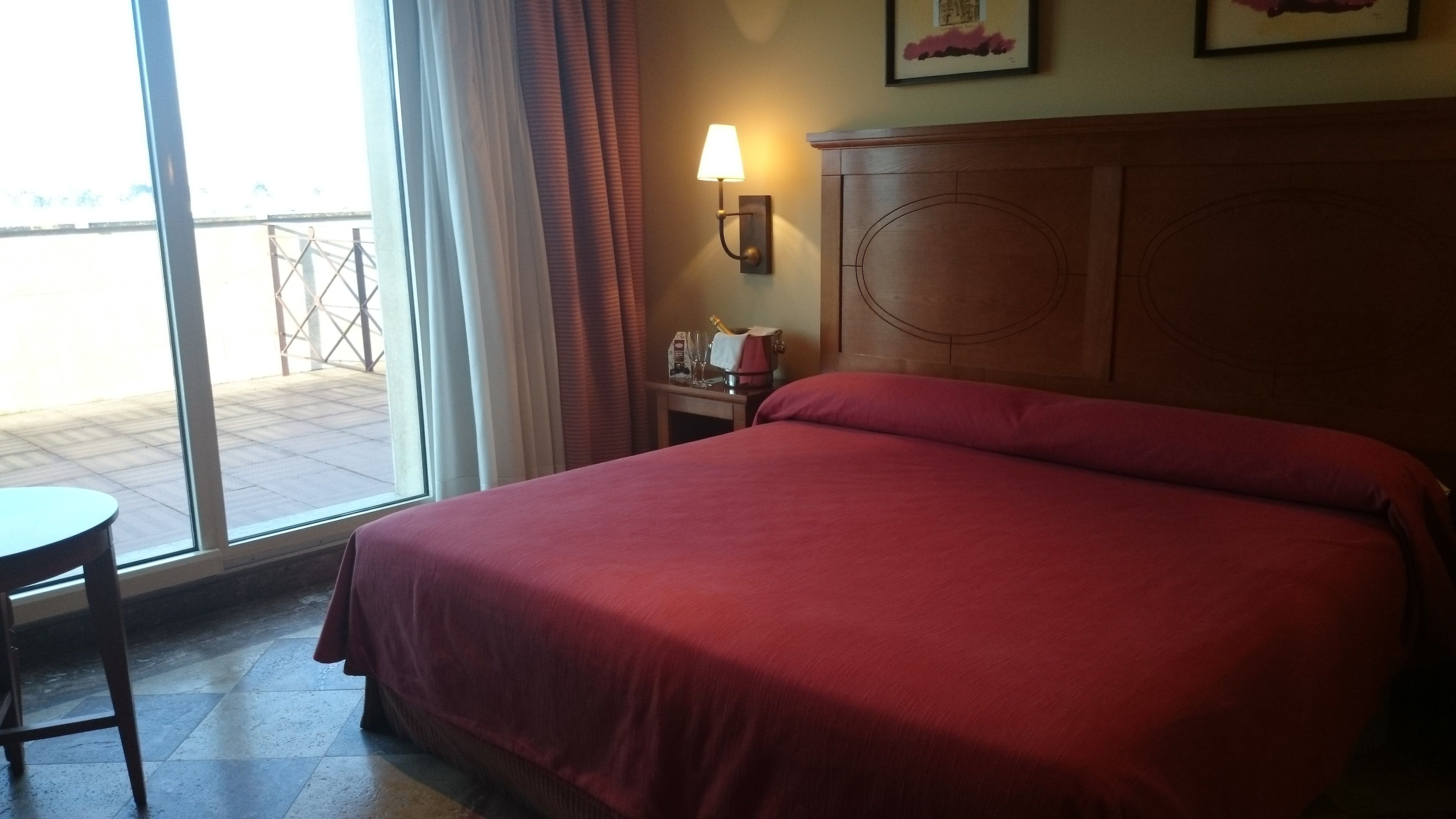 suite | minibar, in-room safe, desk, laptop workspace