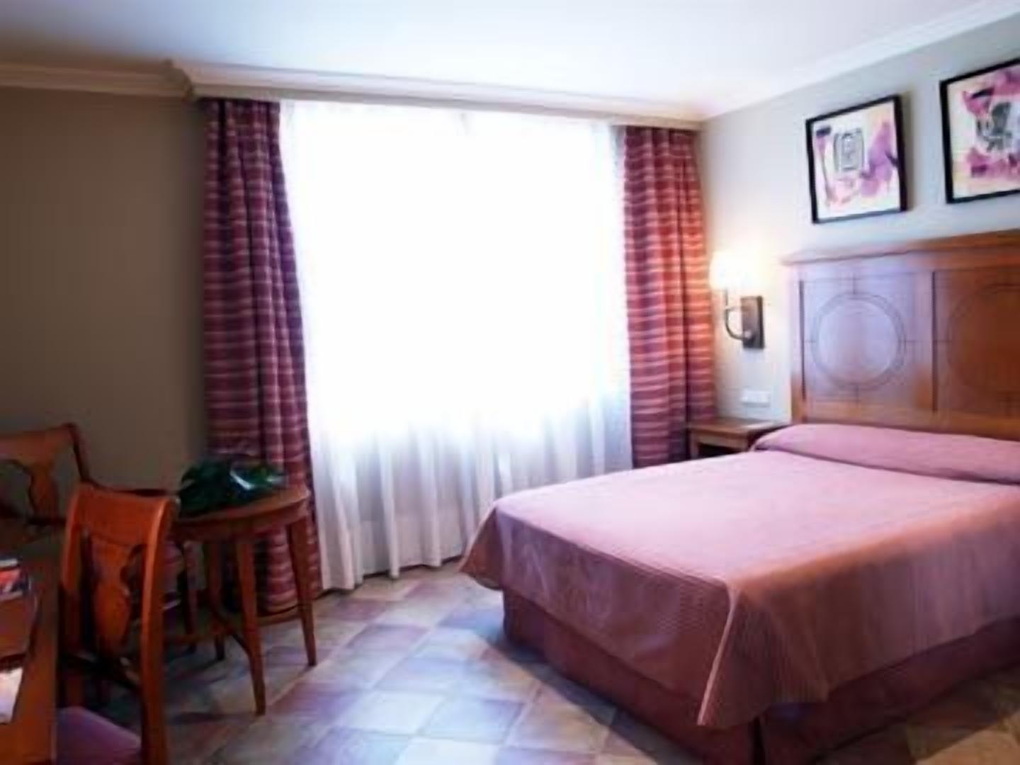 minibar, in-room safe, desk, laptop workspace