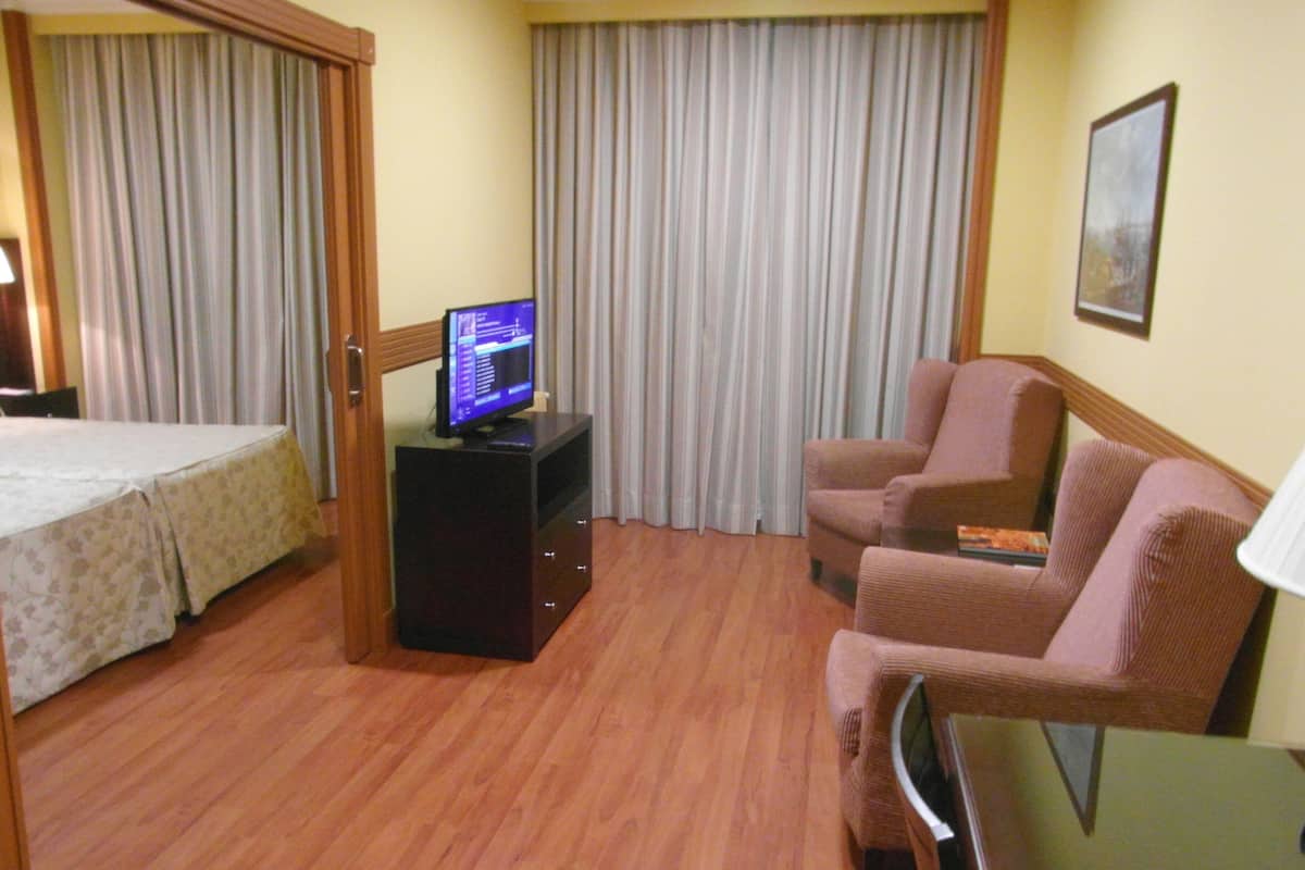 minibar, in-room safe, desk, blackout curtains