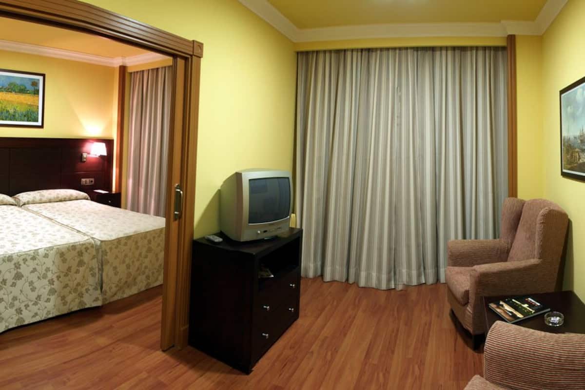 minibar, in-room safe, desk, blackout curtains